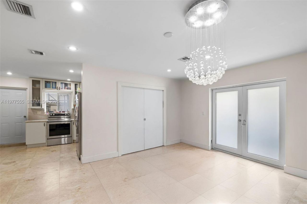 1601 Bay Rd , Unit 4, Miami Beach, FL 33139 Photo