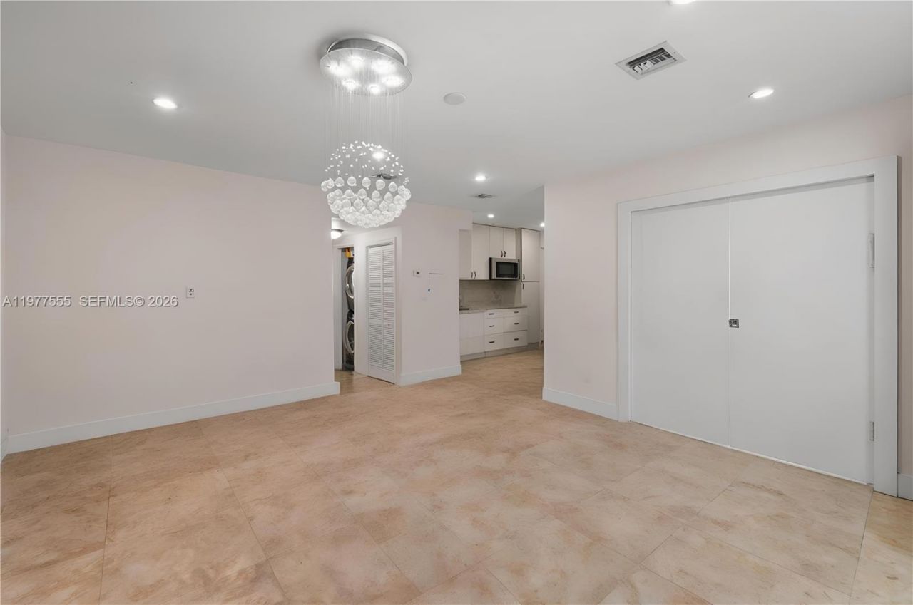 1601 Bay Rd , Unit 4, Miami Beach, FL 33139 Photo