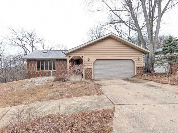 1919 SIERRA Court, Pekin, IL 61554