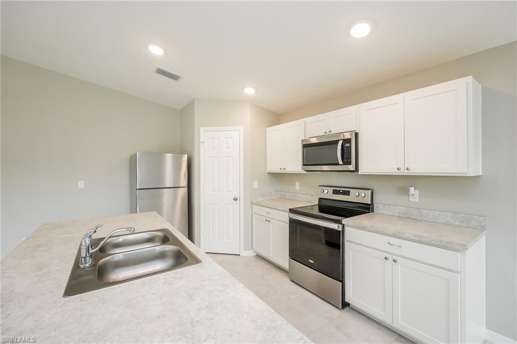 3807 8th St Sw, Lehigh Acres, FL 33976 Photo