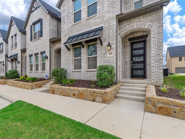 1899 Melinda Lane, Farmers Branch, TX 75234