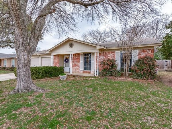6037 Highcrest Drive, Watauga, TX 76148
