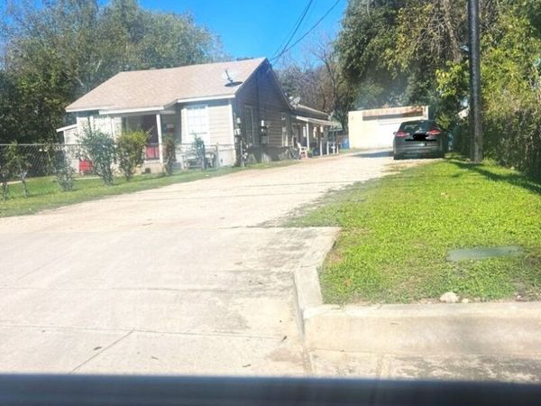 4419 N Hein, Unit 3, San Antonio, TX 78220