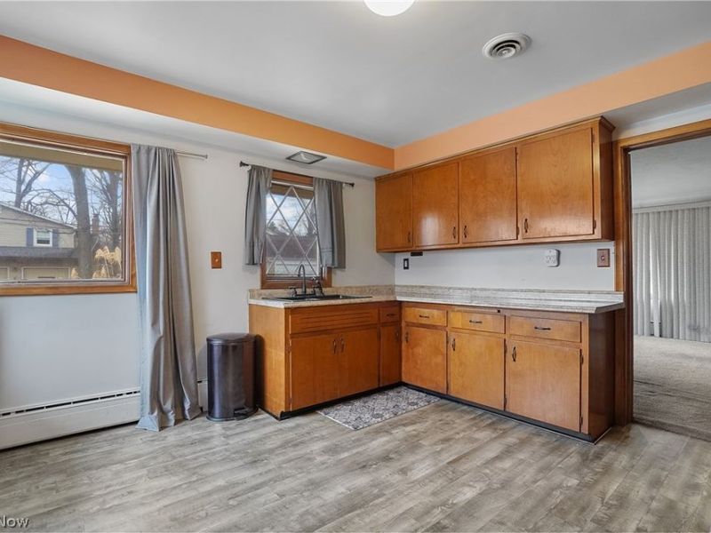 23501 Effingham Boulevard, Euclid, OH 44117 Photo 7