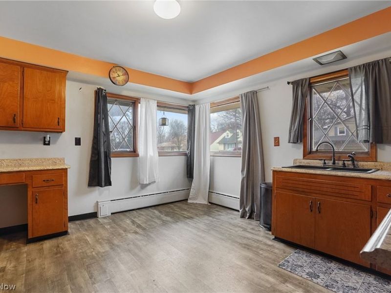 23501 Effingham Boulevard, Euclid, OH 44117 Photo 9