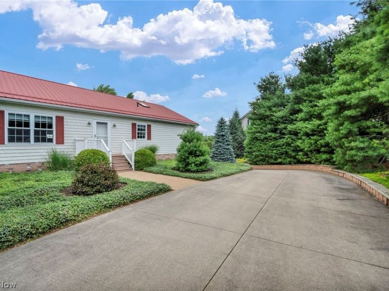 45002 Middle Ridge Road, Amherst, OH 44001 Photo 2