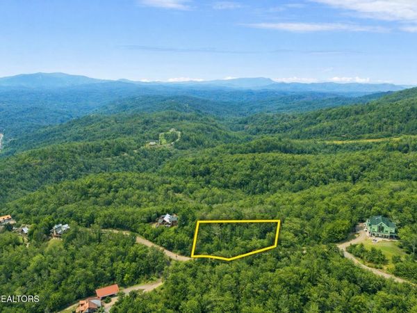 Pinnacle View Rd, Pittman Center, TN 37738