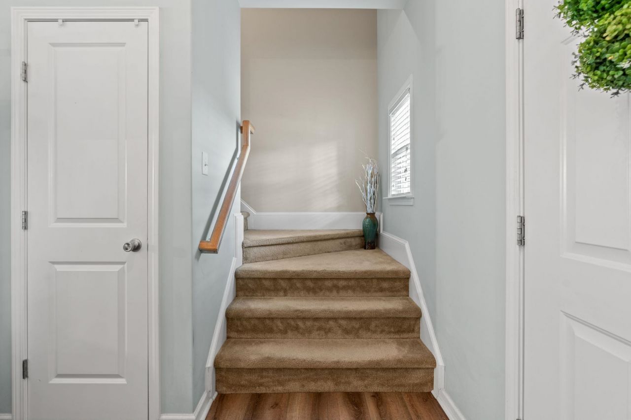 425 Dog Pen Ct. Photo 17