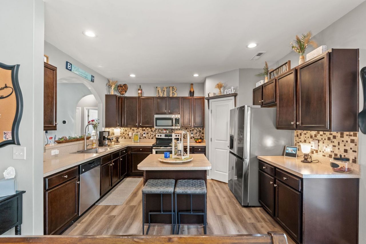 425 Dog Pen Ct. Photo 4