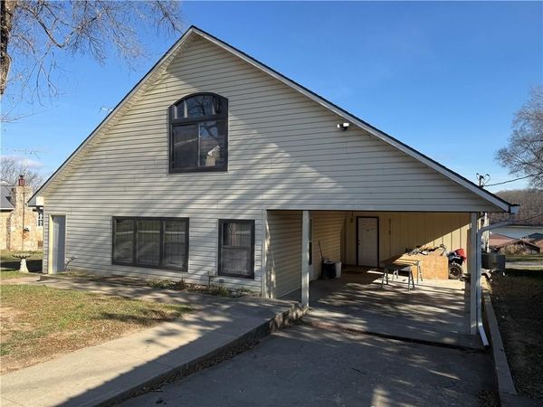 31435 Lofty Lane, Edwards, MO 65326