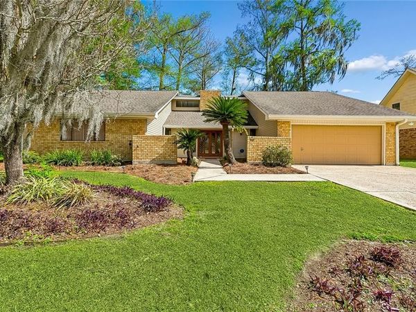 30 OAKLAND Drive, Destrehan, LA 70047