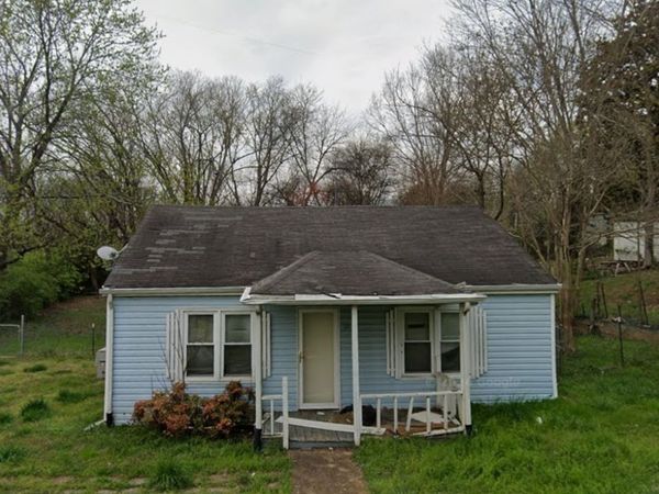 1602 N Jackson St , Athens, TN 37303