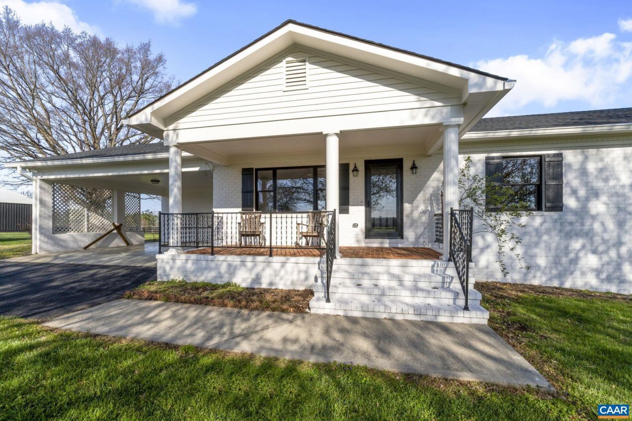 912 Shores Rd, Palmyra, VA 22963 Main Photo
