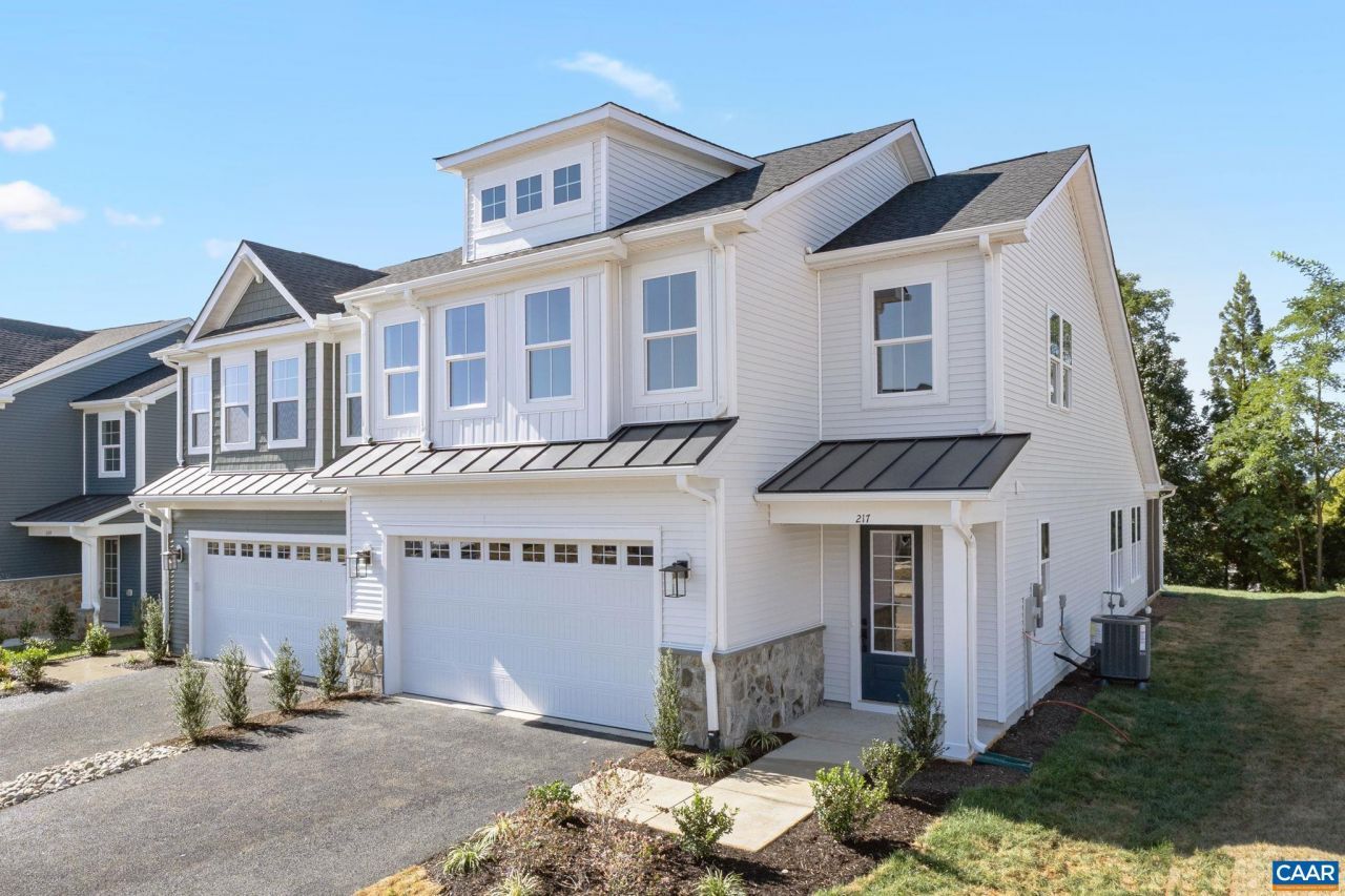 145 Sunbird Ln, Waynesboro, VA 22980 Main Photo