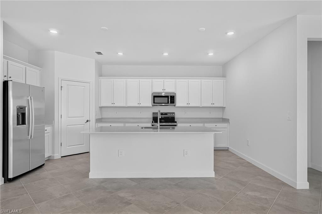 20350 Copperhead Dr, Lehigh Acres, FL 33936 Photo