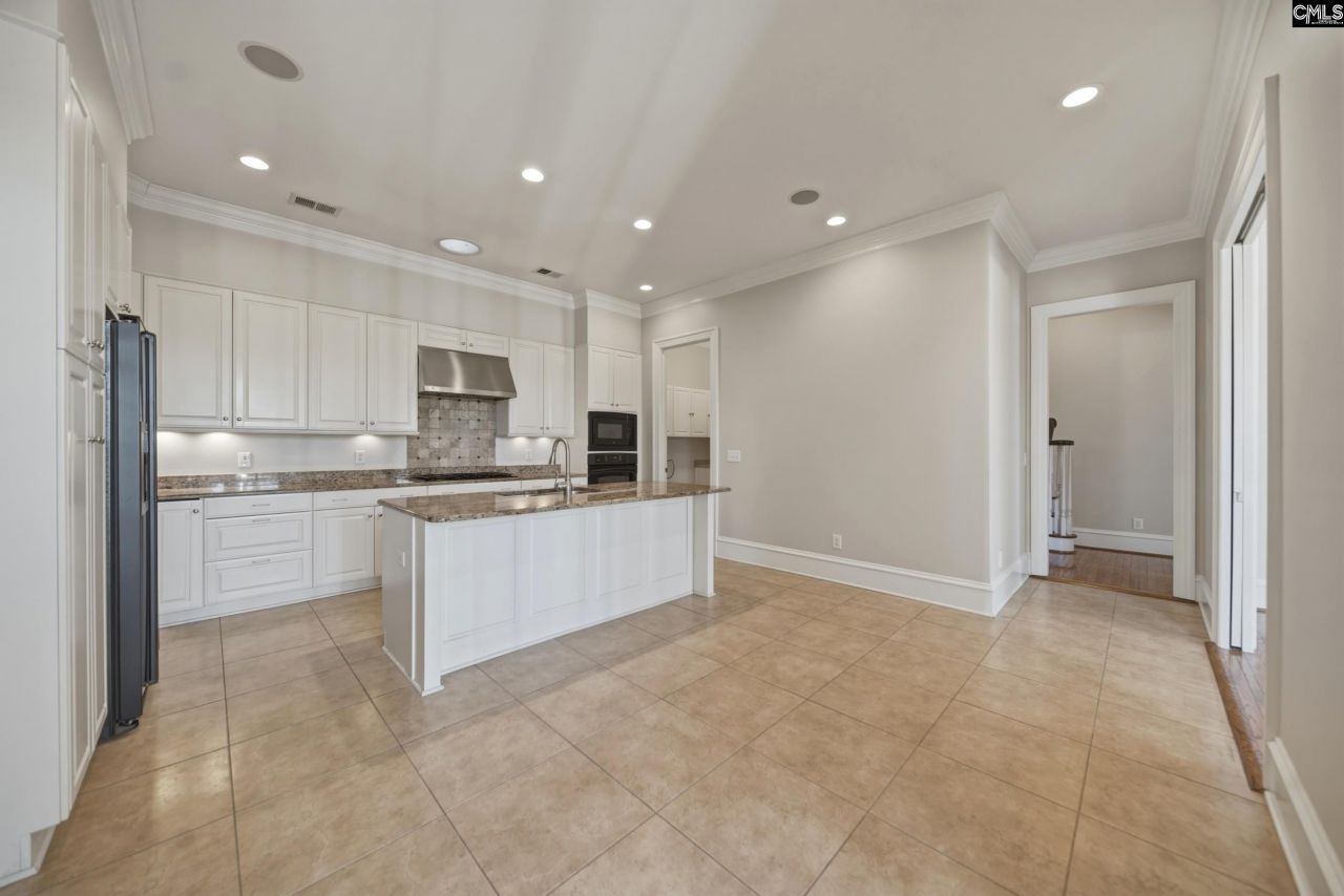 2 Highbourne Court  Photo 10