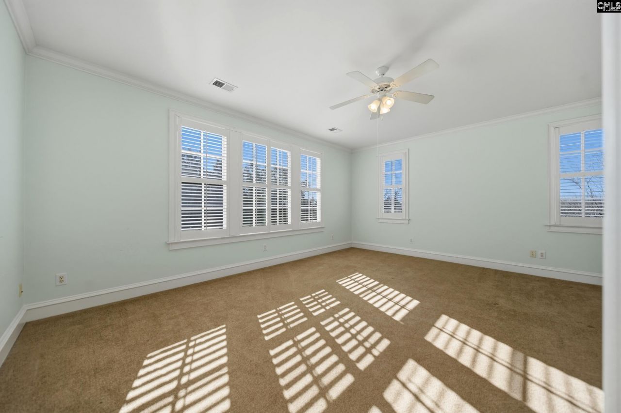 2 Highbourne Court  Photo 18