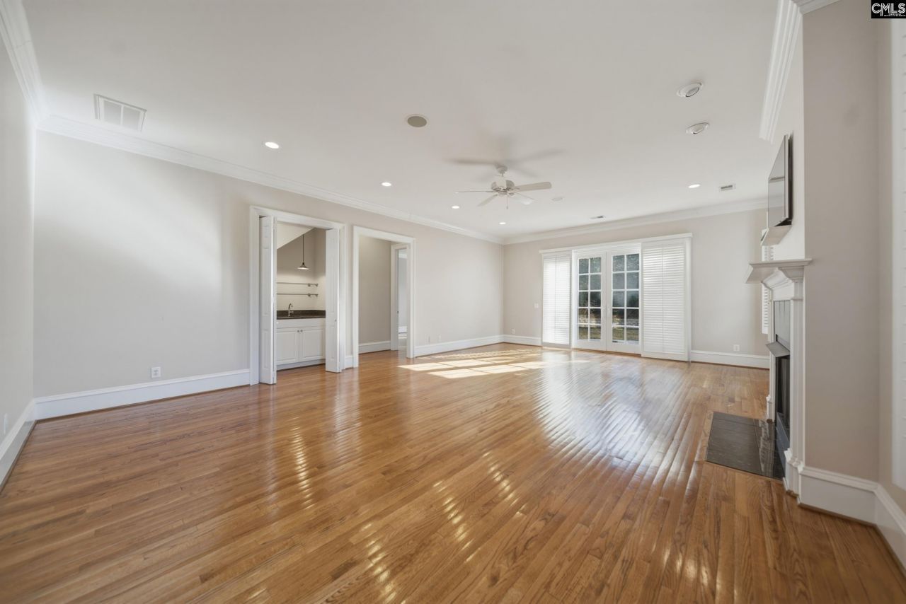 2 Highbourne Court  Photo 7