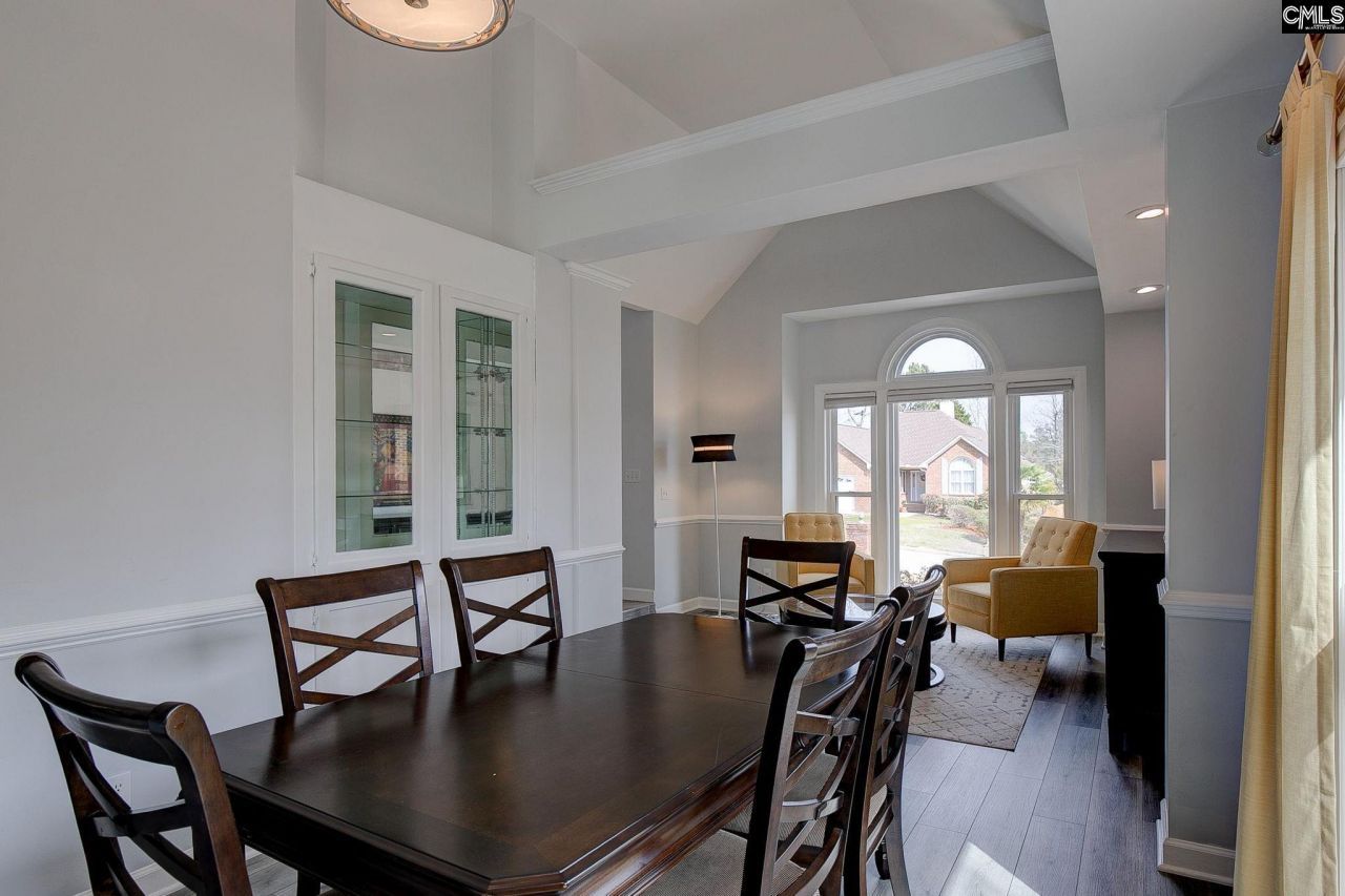 4 Crown Point Court Photo 10