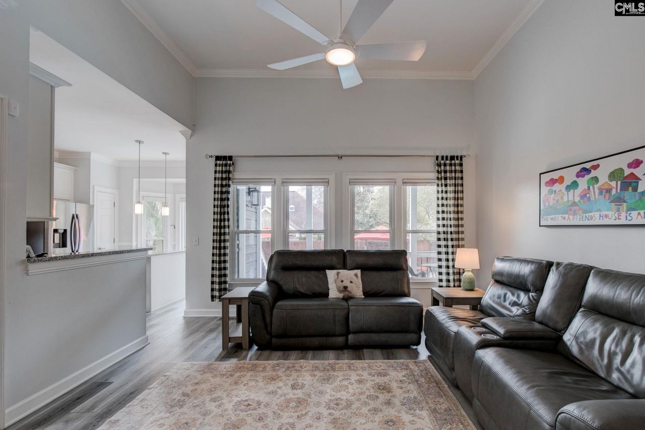 4 Crown Point Court Photo 11