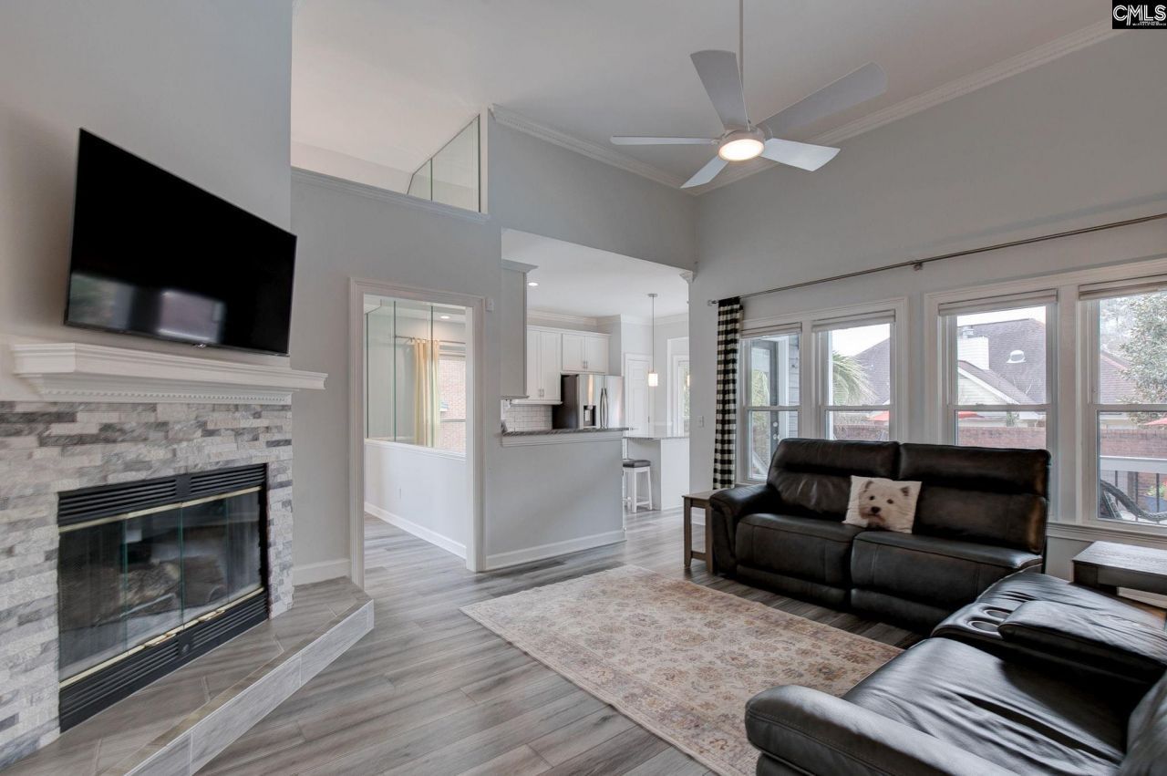 4 Crown Point Court Photo 12