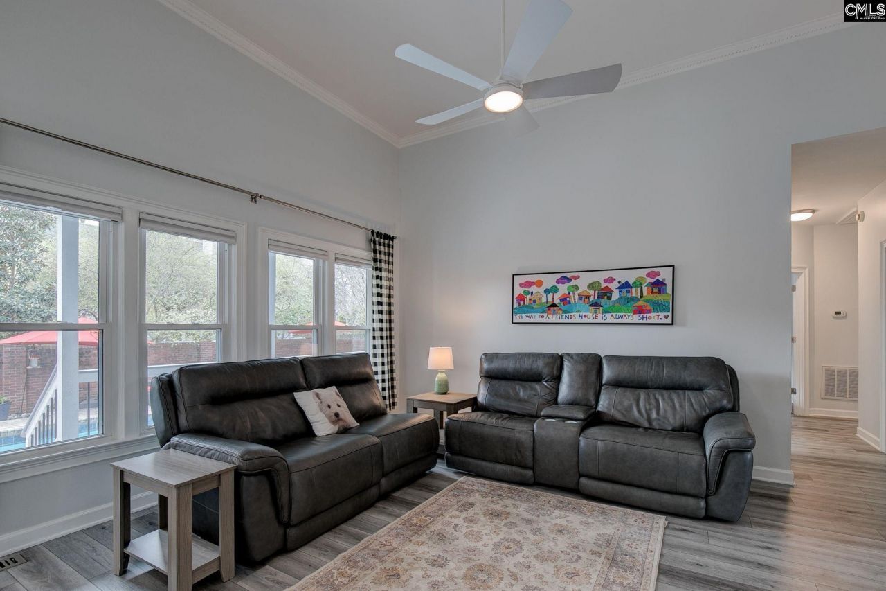 4 Crown Point Court Photo 14