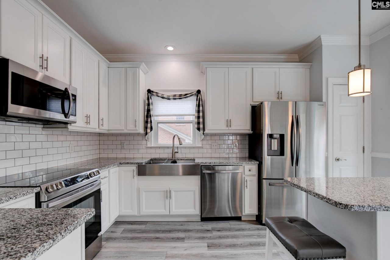 4 Crown Point Court Photo 15