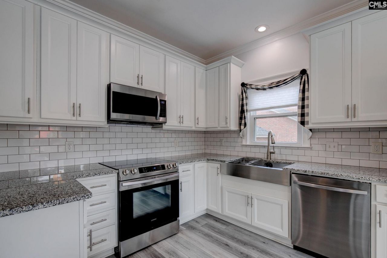 4 Crown Point Court Photo 16