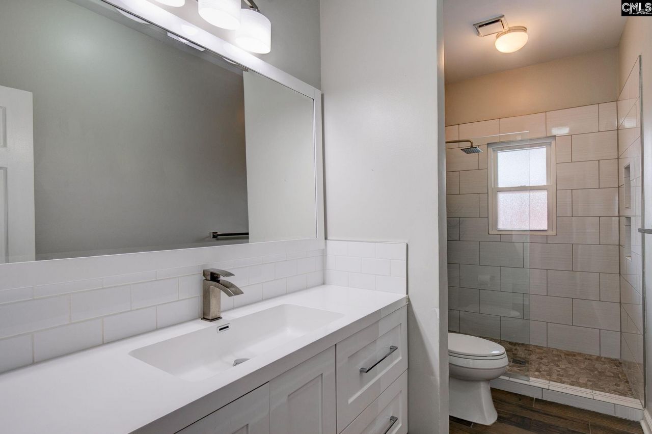 4 Crown Point Court Photo 23