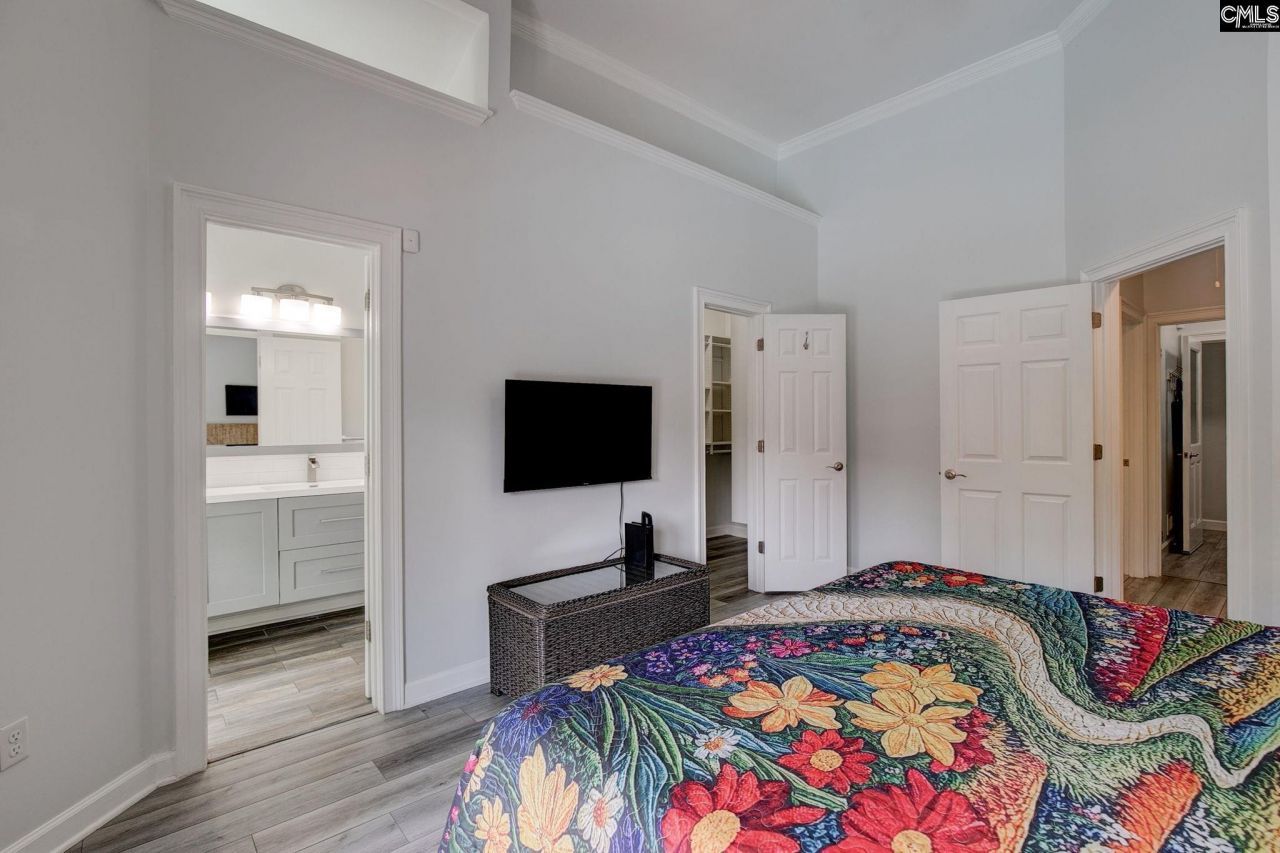 4 Crown Point Court Photo 26