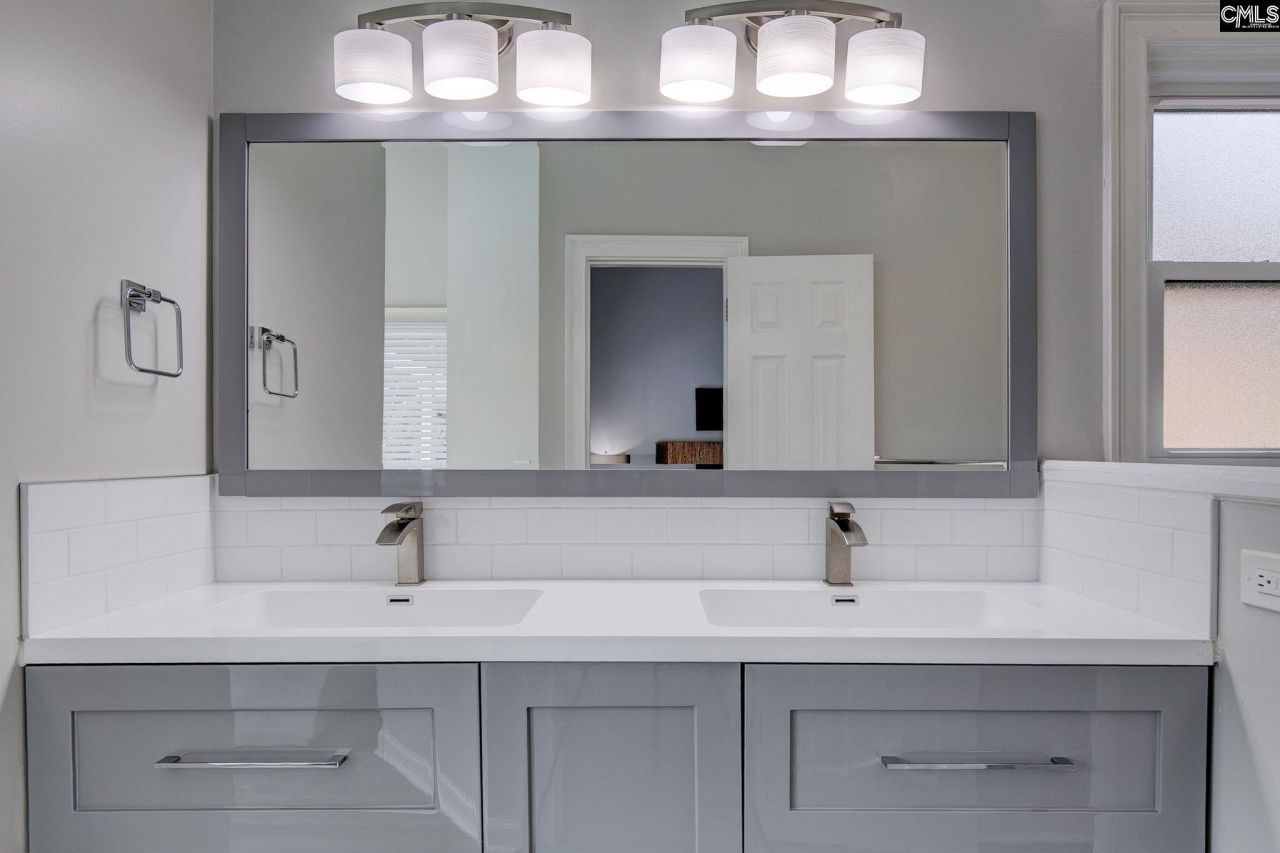 4 Crown Point Court Photo 27