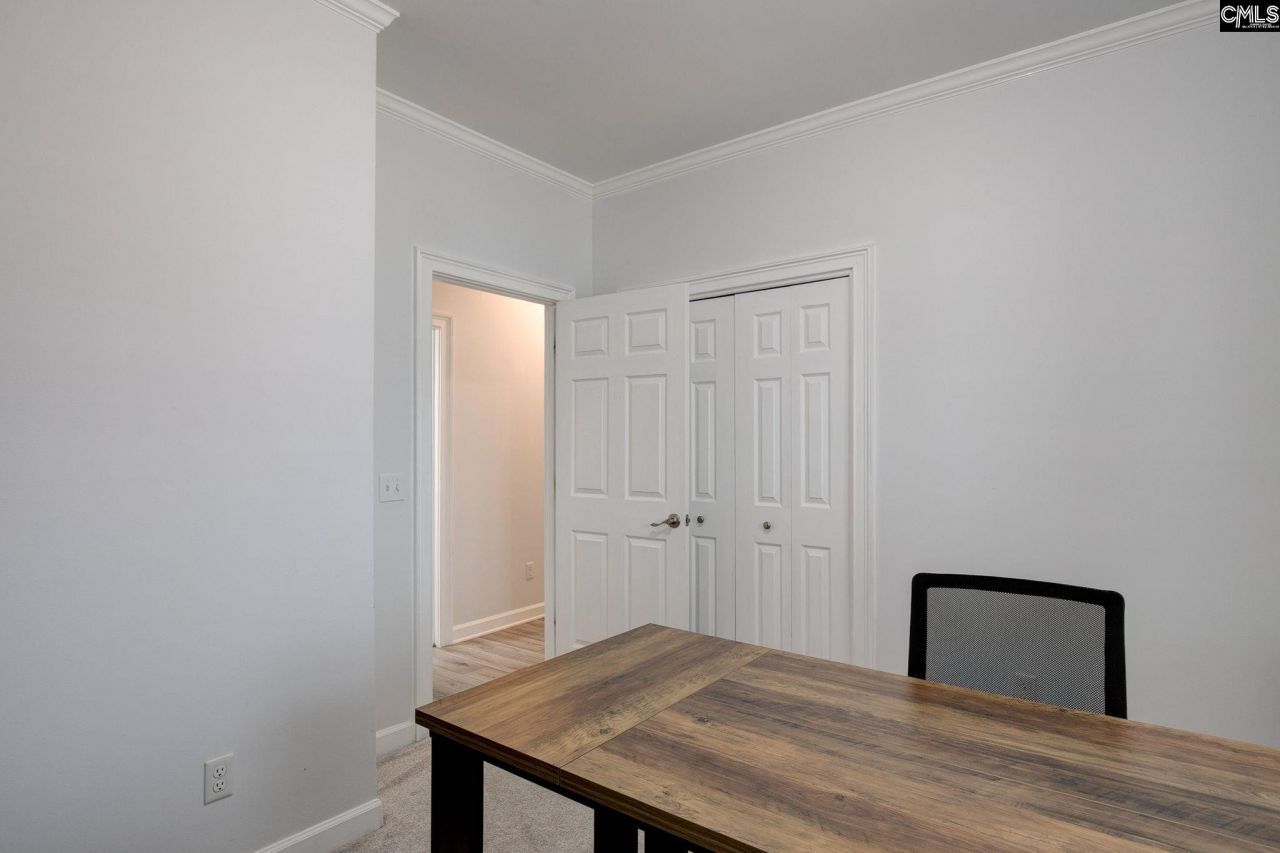 4 Crown Point Court Photo 30