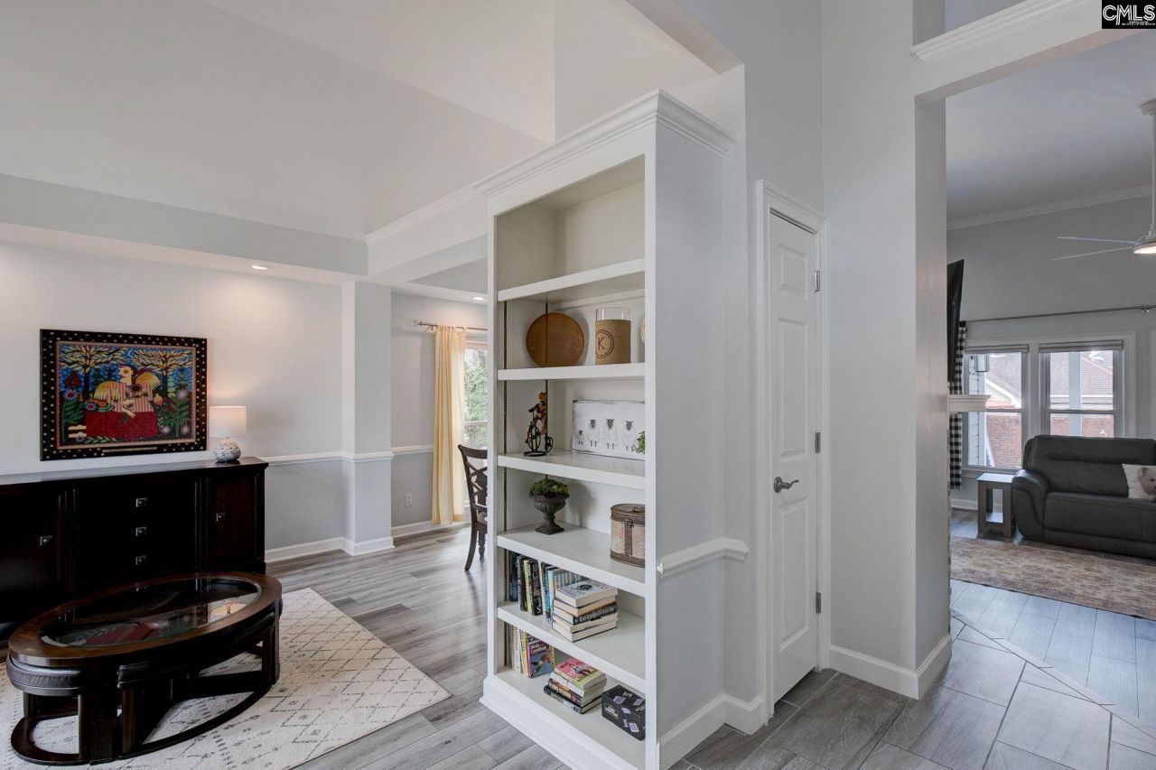 4 Crown Point Court Photo 5