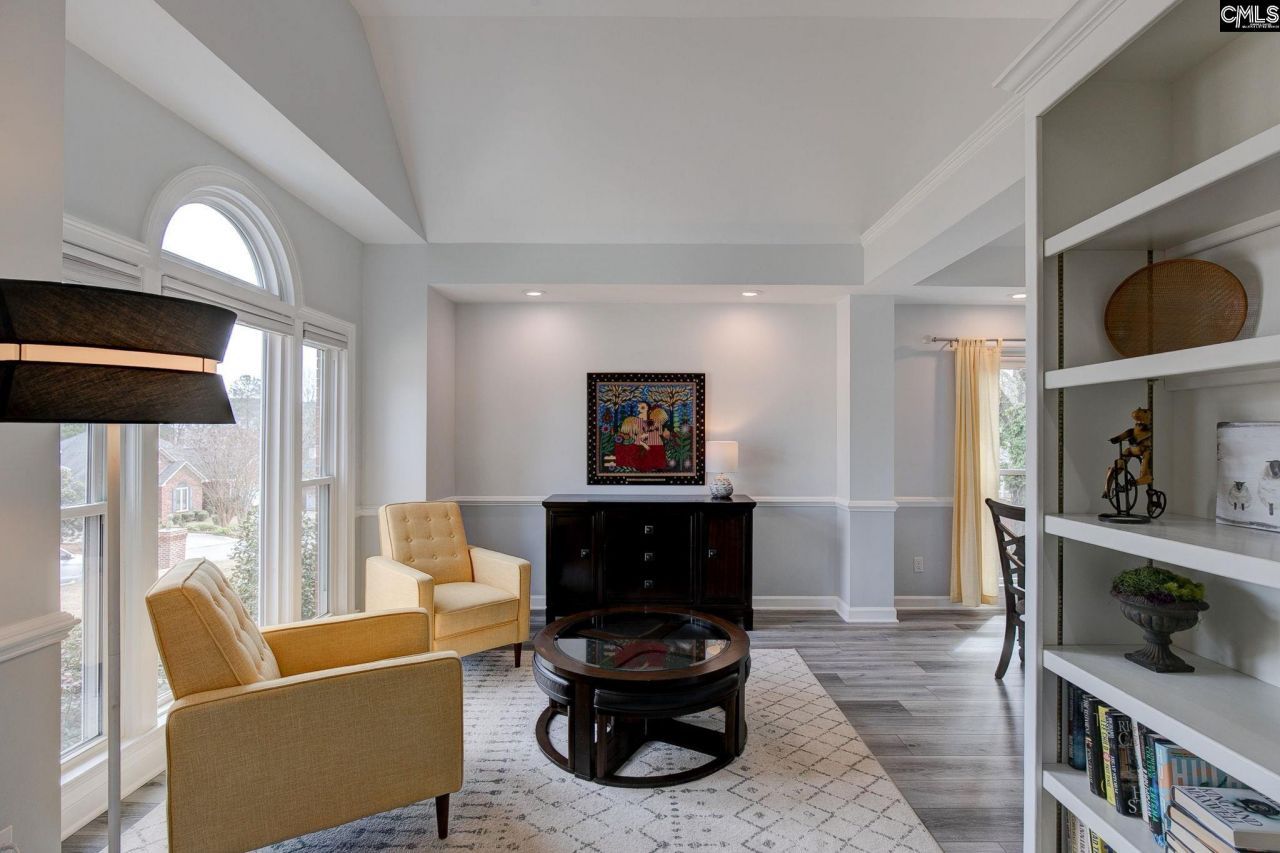 4 Crown Point Court Photo 6