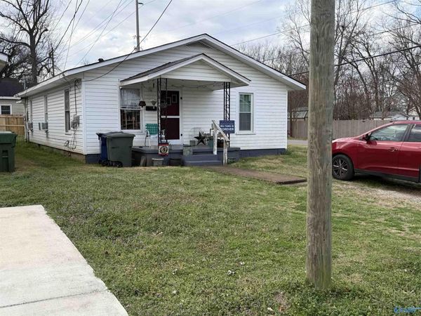 1104 Oshaughnessy Avenue NE, Huntsville, AL 35801