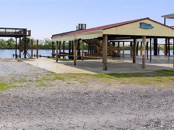 7481 EDGEWATER Drive , Chauvin, LA 70344