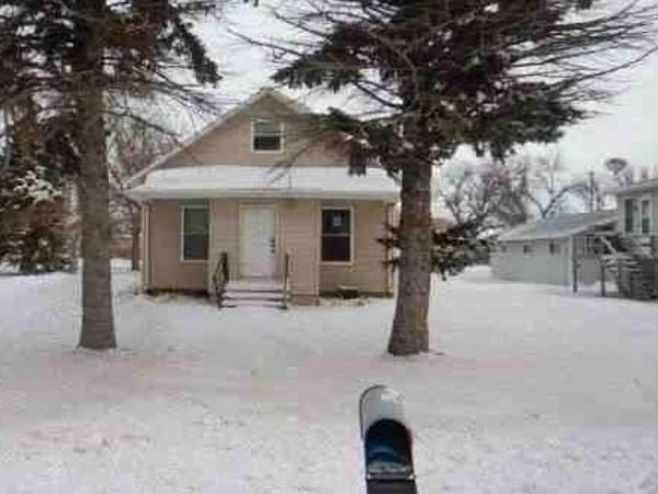 171 3rd Street N, Casselton, ND 58012