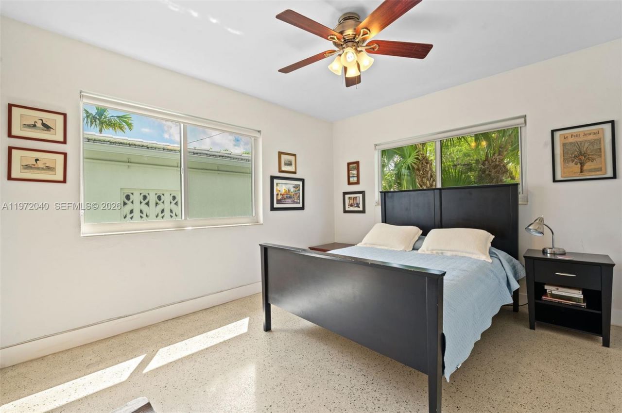 8819 Hawthorne Ave, Surfside, FL 33154 Photo