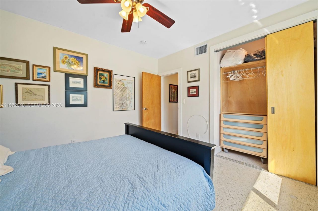 8819 Hawthorne Ave, Surfside, FL 33154 Photo