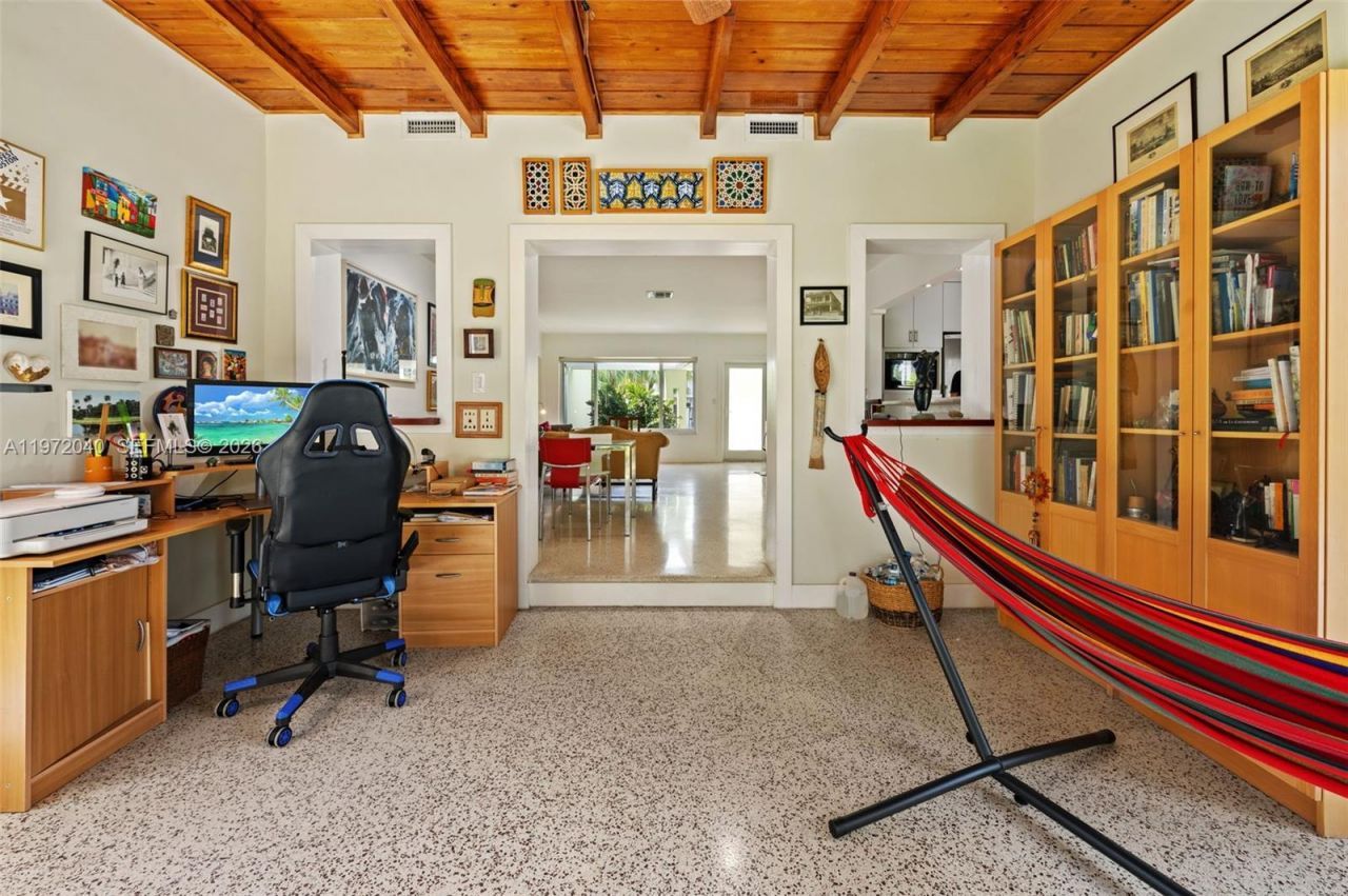 8819 Hawthorne Ave, Surfside, FL 33154 Photo