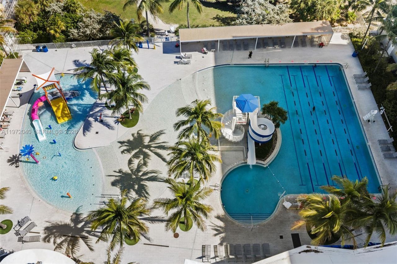 8819 Hawthorne Ave, Surfside, FL 33154 Photo