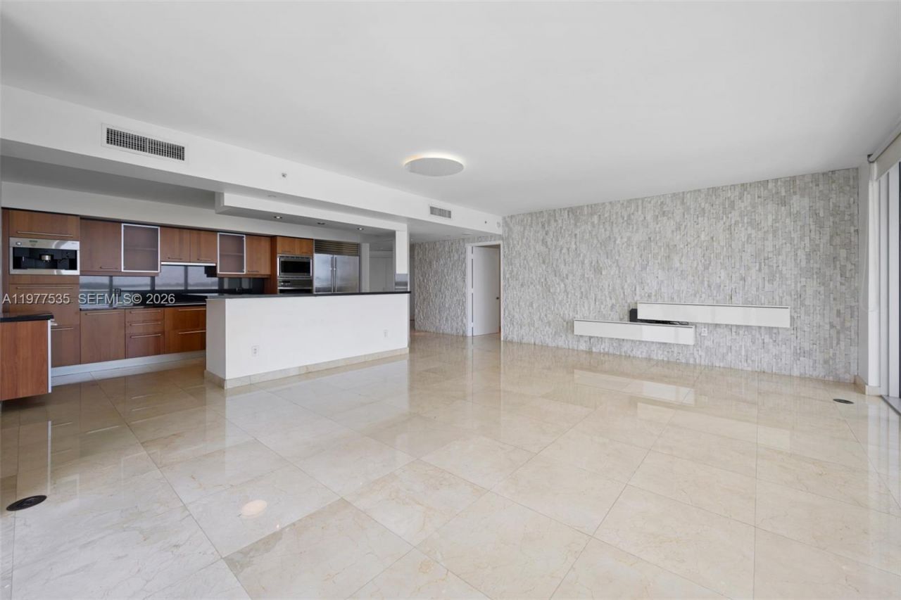 1331 Brickell Bay Dr , Unit 911, Miami, FL 33131 Photo