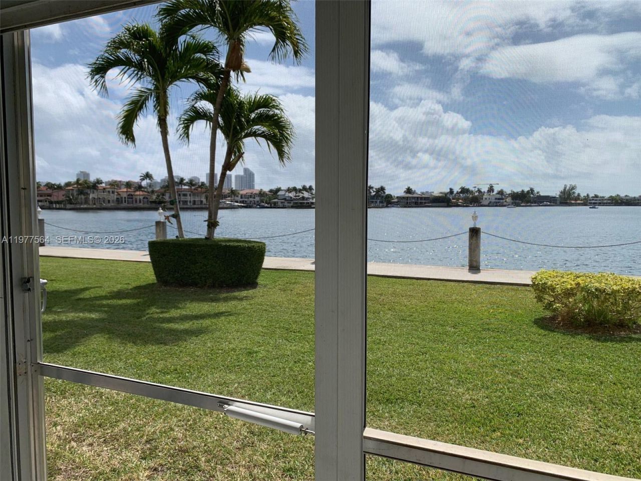 3010 Marcos Dr, Unit R105, Aventura, FL 33160 Photo