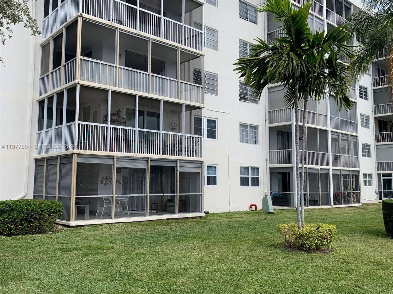 3010 Marcos Dr, Unit R105, Aventura, FL 33160 Photo