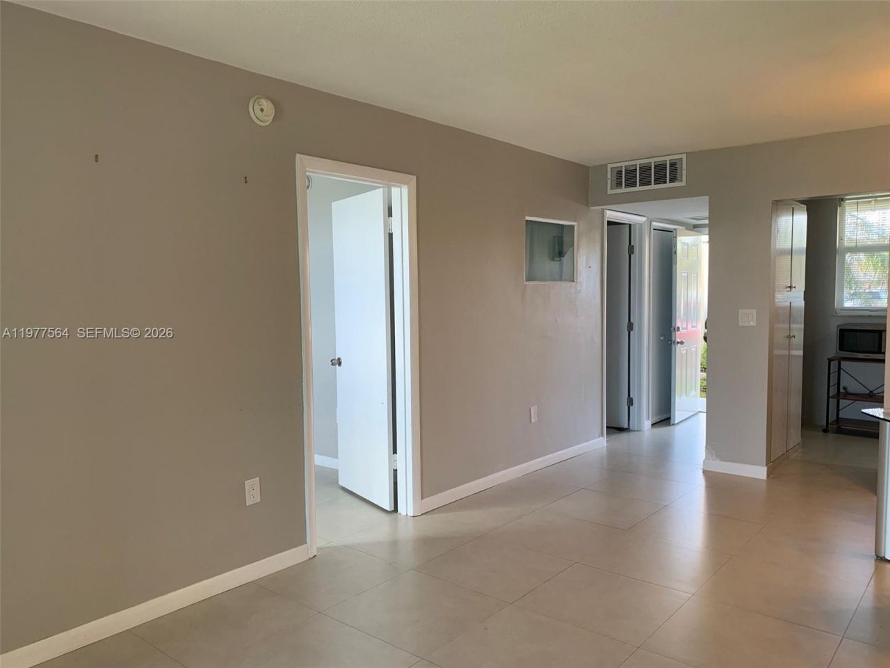 3010 Marcos Dr, Unit R105, Aventura, FL 33160 Photo