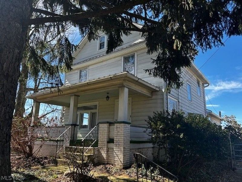 8539 Schubert Avenue NE, Alliance, OH 44601 Photo 1