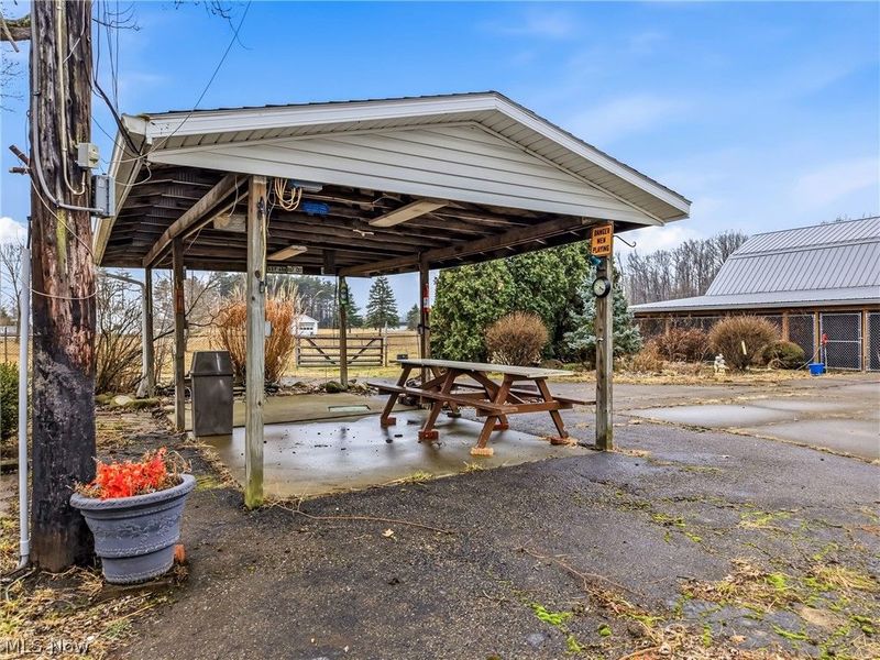 8539 Schubert Avenue NE, Alliance, OH 44601 Photo 10