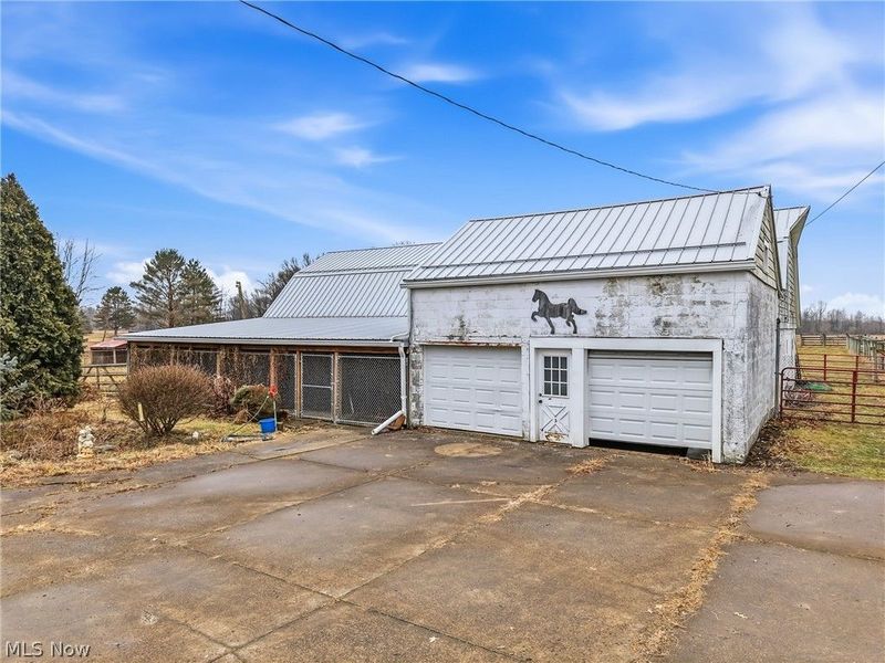 8539 Schubert Avenue NE, Alliance, OH 44601 Photo 11