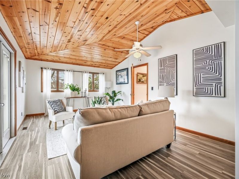 8539 Schubert Avenue NE, Alliance, OH 44601 Photo 27