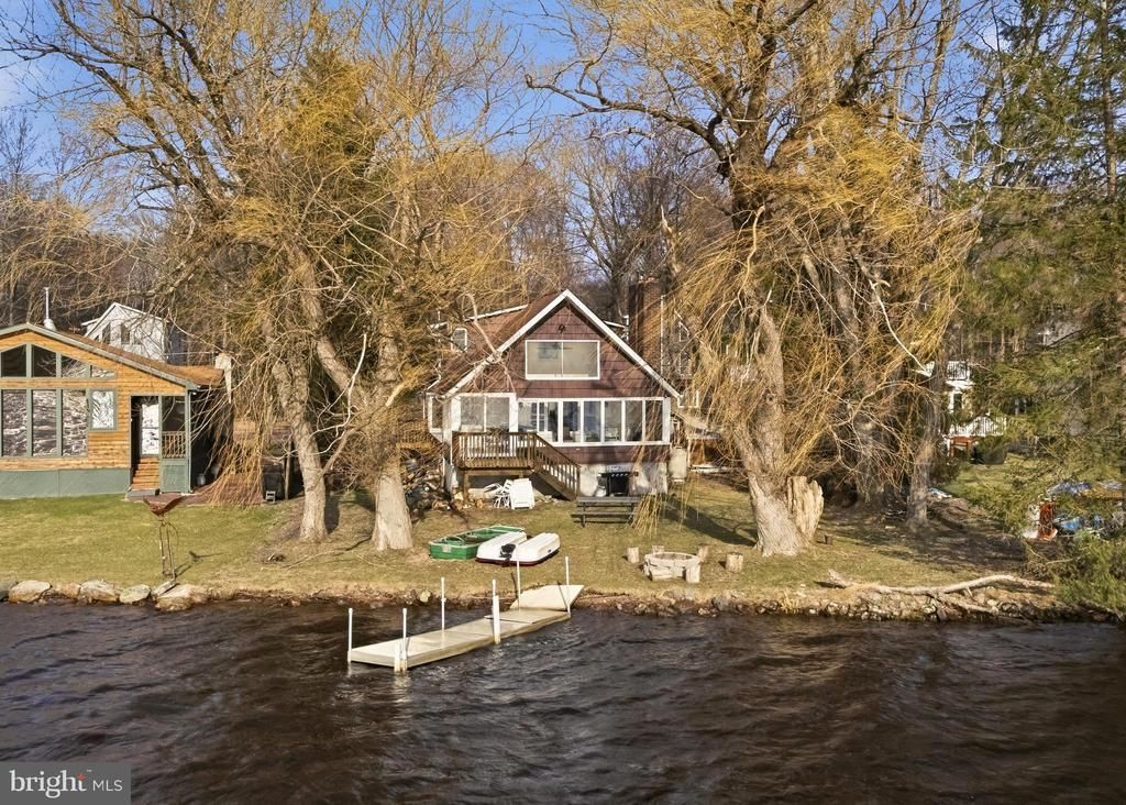 7698 LAKE SHORE DRIVE, POCONO LAKE, PA 18347